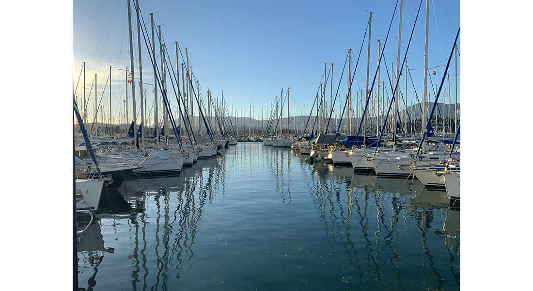 mouillage bateau au port